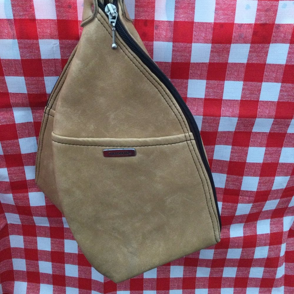 Samsonite fleebag bowling ball bag yellow triangle shape